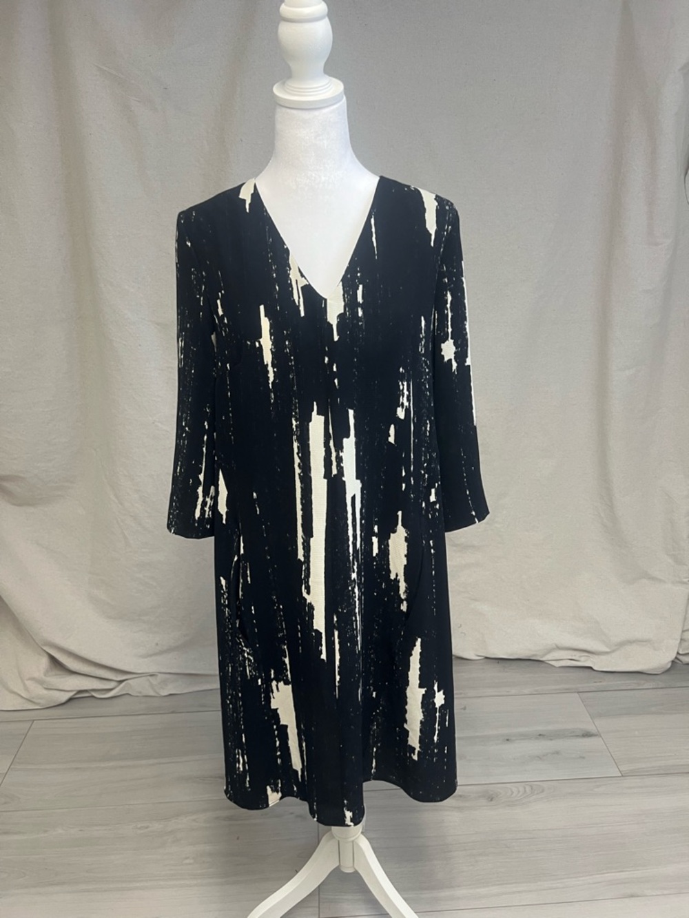 T/9 Tammi Chomski Abstract Tunic Dress Sz S Black White V-Neck Pockets